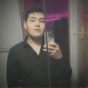 Meet your Posher, Alexis